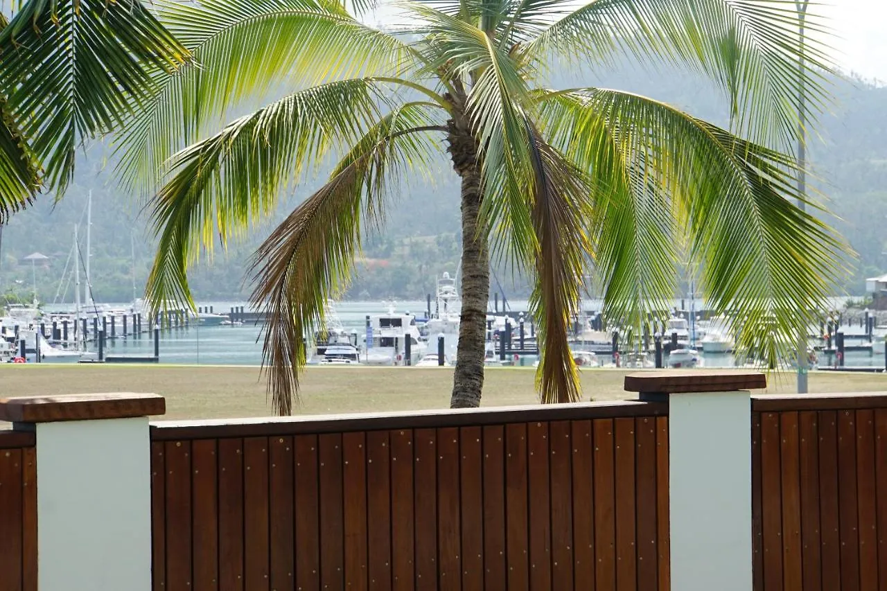 Airlie Seaview Apartments Airlie Beach Aparthotel